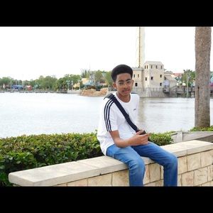 Meet your Posher, Moe